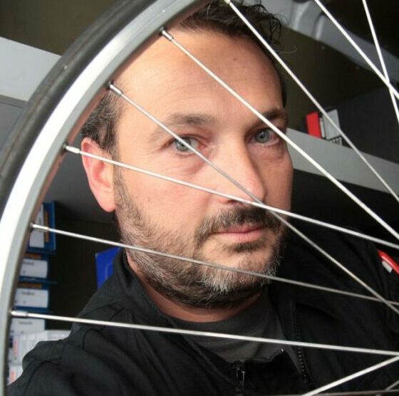 in largo mazzini ma senza il furgone soluzione cercasi per la ciclofficina d 41f6e9e6 bce7 11ec b27c 457e8e8a6220 1600 636 1300x556